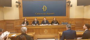 Da sinistra: Avv. Helga Carlotta Zanotti, On. Simone Billi, Avv. Valeriano Drago e Avv. Alessia Panella durante il convegno Italawyers alla Camera dei Deputati, 13 novembre 2025.
