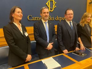 Da sinistra: Avv. Helga Carlotta Zanotti, On. Simone Billi, Avv. Valeriano Drago e Avv. Alessia Panella durante il convegno Italawyers alla Camera dei Deputati, 13 novembre 2025.